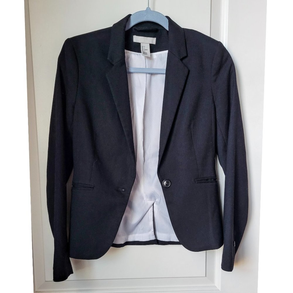 Black H&M fitted blazer